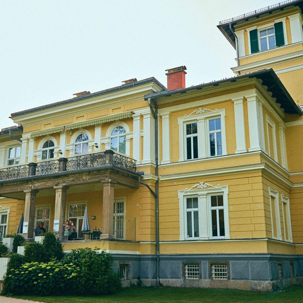 Hier siehst du die Rubikon Agentur Villa, wo du zu geförderten KMU Digital Projekten beraten wirst.