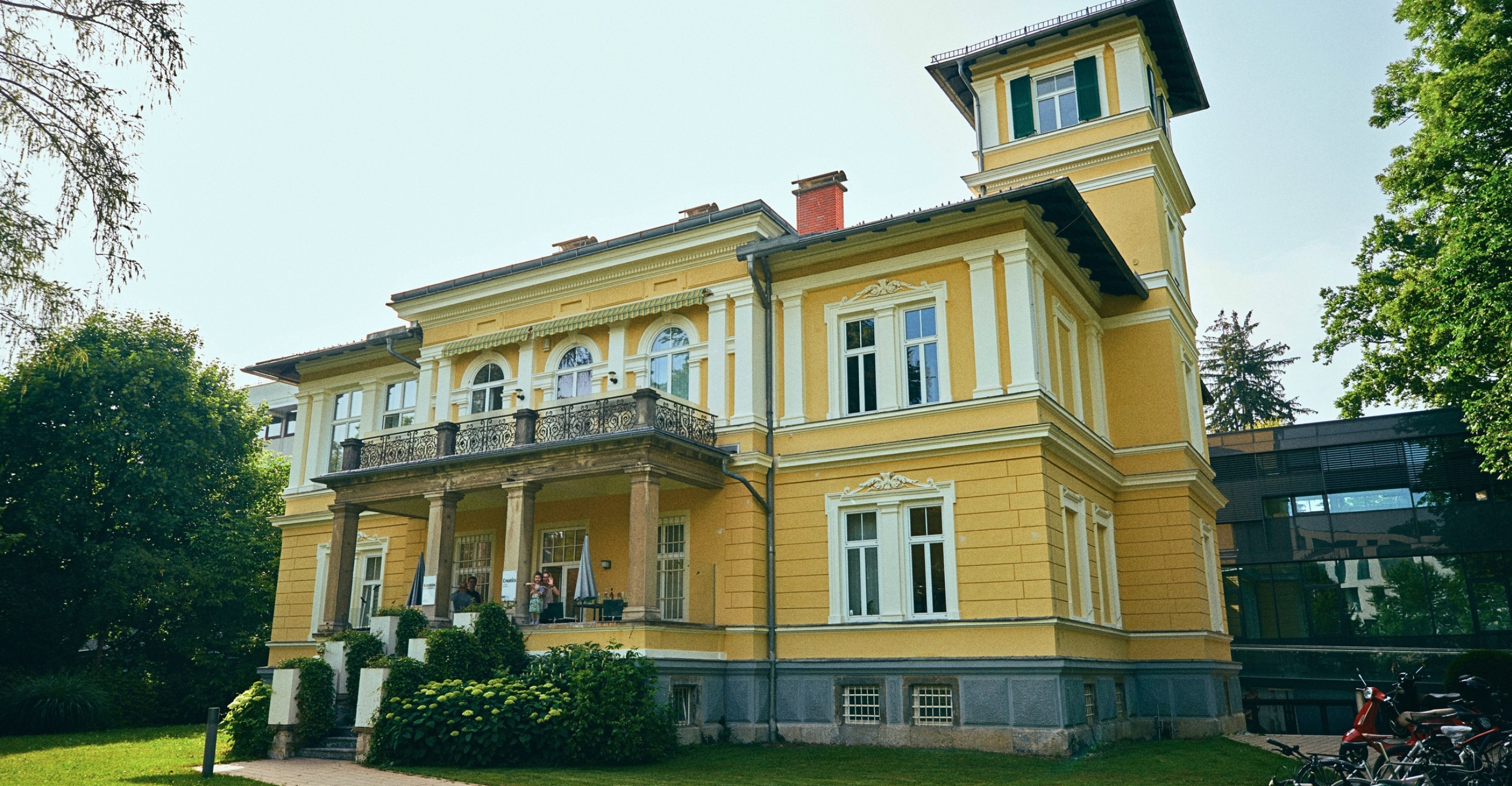 Hier siehst du die Rubikon Agentur Villa, wo du zu geförderten KMU Digital Projekten beraten wirst.
